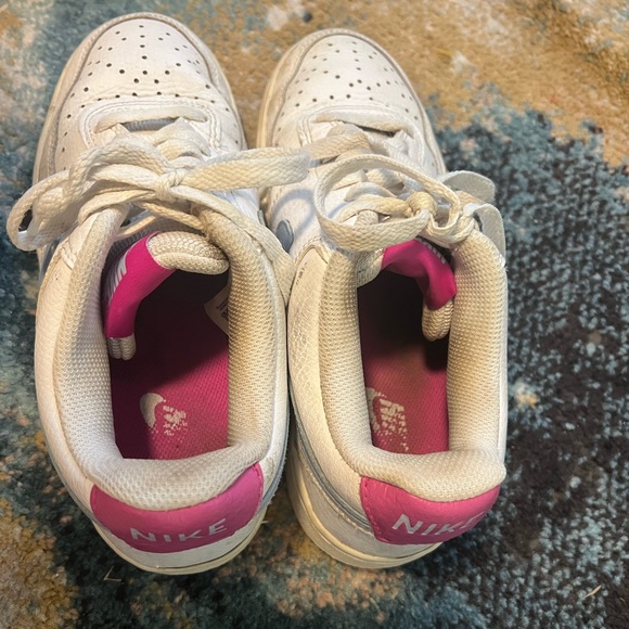 Nike shoes 7.5 - Picture 3 of 4